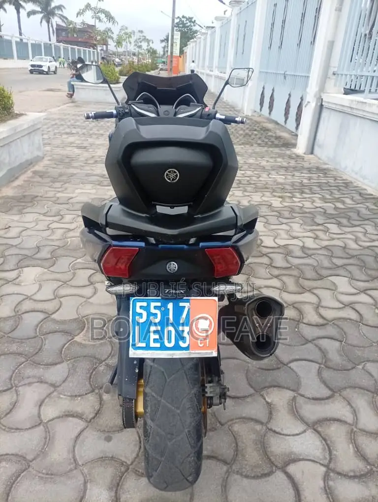 Nouveau Yamaha Crux 2020 Bleu