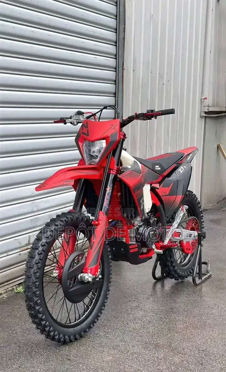 Nouveau Yamaha Autre 2026 Rouge
