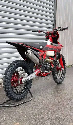 Nouveau Yamaha Autre 2026 Rouge