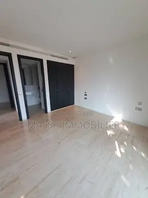 4chbre Appartement dans Massa Immobilier, Cocody à Louer