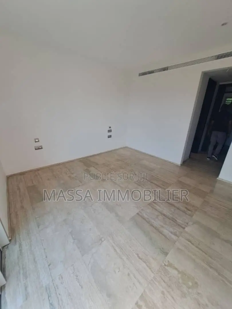 4chbre Appartement dans Massa Immobilier, Cocody à Louer