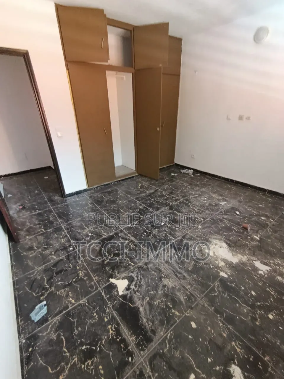 5chbre Villa dans Villa +Piscine, Cocody à Louer