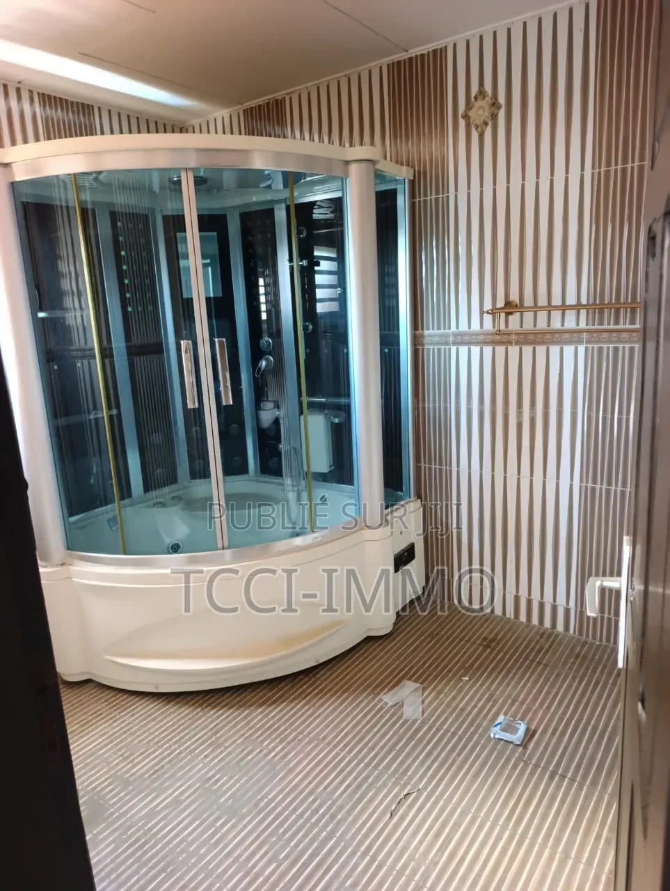 5chbre Villa dans Villa +Piscine, Cocody à Louer