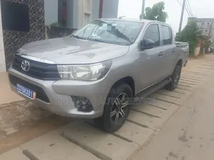 Toyota Hilux 2019 Gris