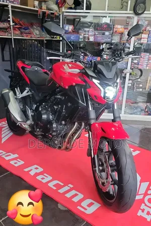 Nouveau Honda CB 2021 Rouge