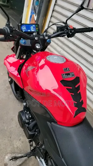 Nouveau Honda CB 2021 Rouge