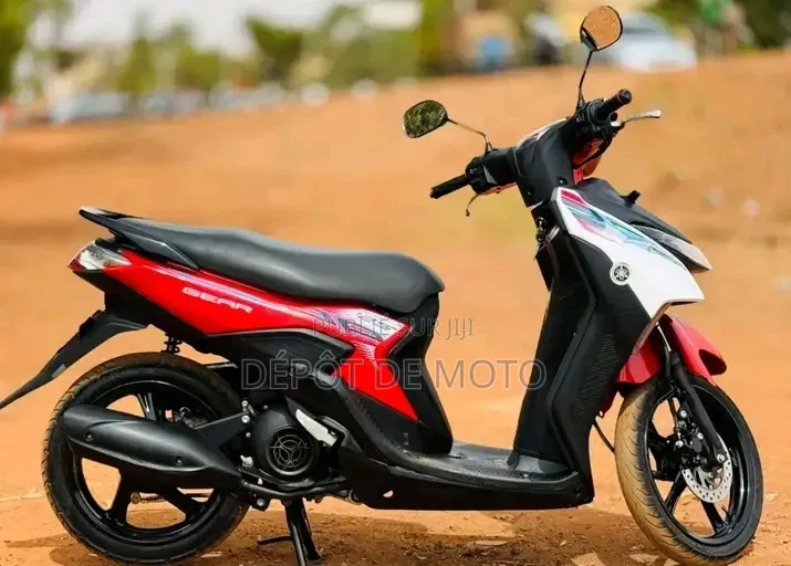 Nouveau Yamaha DT125 2025 Rouge