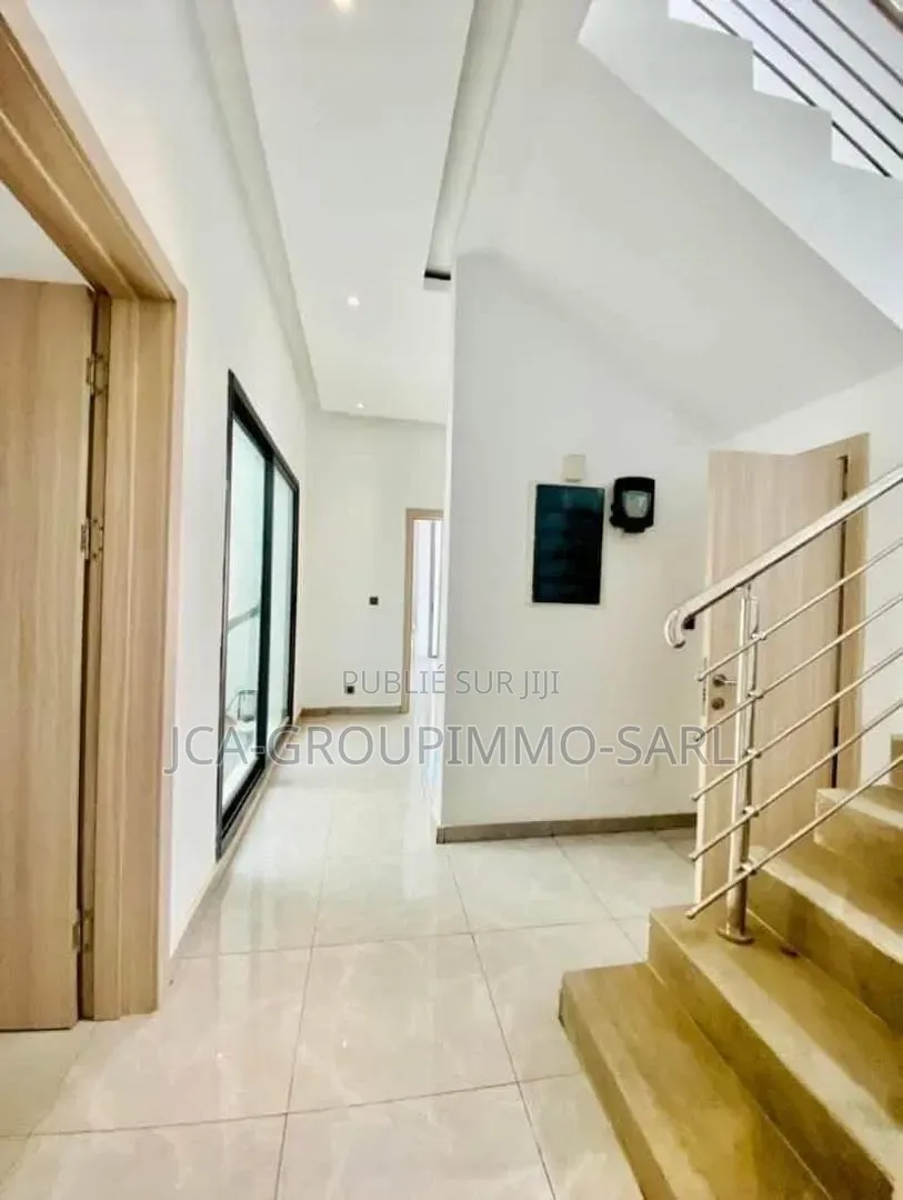 Mise en Location Une Villa Duplex Haut Standing De 5pieces
