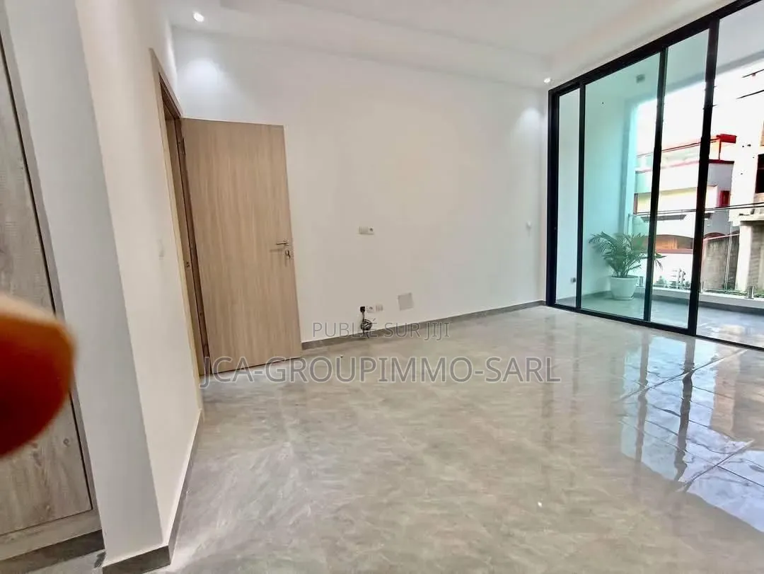 Mise en Location Une Villa Duplex Haut Standing De 5pieces