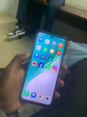 Nouveau Tecno Camon 40 128 GB Vert