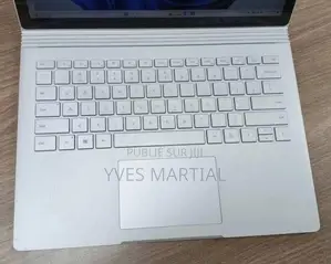 Microsoft Surface Book 2 8GB Intel Core i7 SSD 256GB