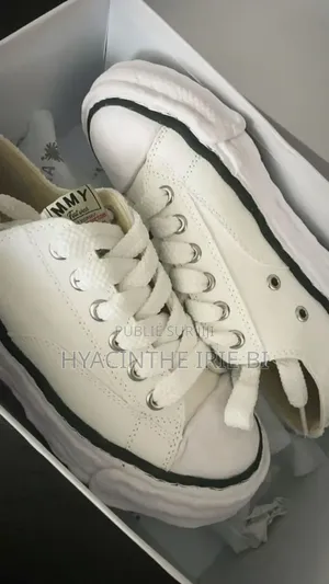 Maison Mahira Yasuhiro Chaussure Luxueuse Citadine Authentique