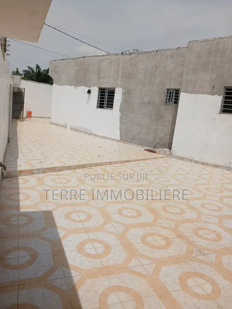 3chbre Villa dans La Terre Immobilière, Bingerville à Vendre