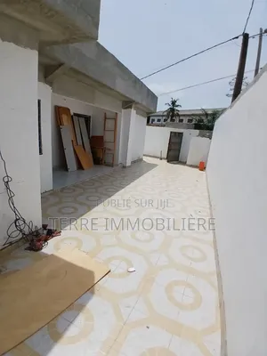3chbre Villa dans La Terre Immobilière, Bingerville à Vendre