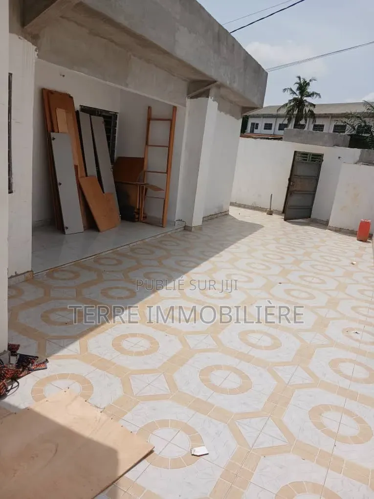 3chbre Villa dans La Terre Immobilière, Bingerville à Vendre