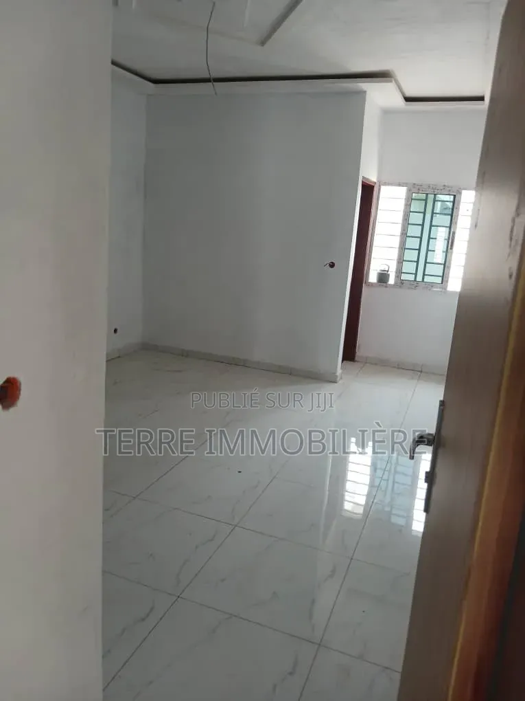 3chbre Villa dans La Terre Immobilière, Bingerville à Vendre