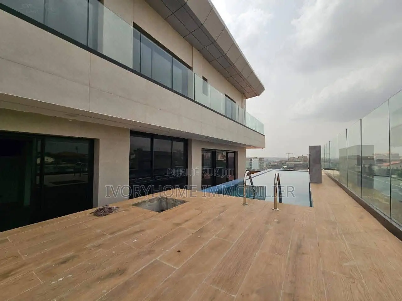 8chbre Appartement-terrasse dans Cocody à Louer