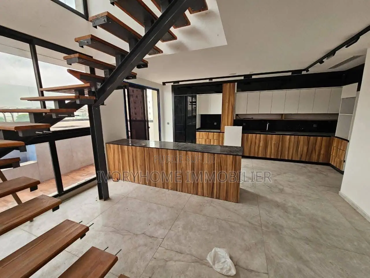 8chbre Appartement-terrasse dans Cocody à Louer