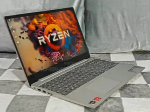 Nouveau Apple MacBook Pro 2019 128GB Intel Core i7 HDD 512GB