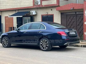 Mercedes-Benz E300 2020 Bleu