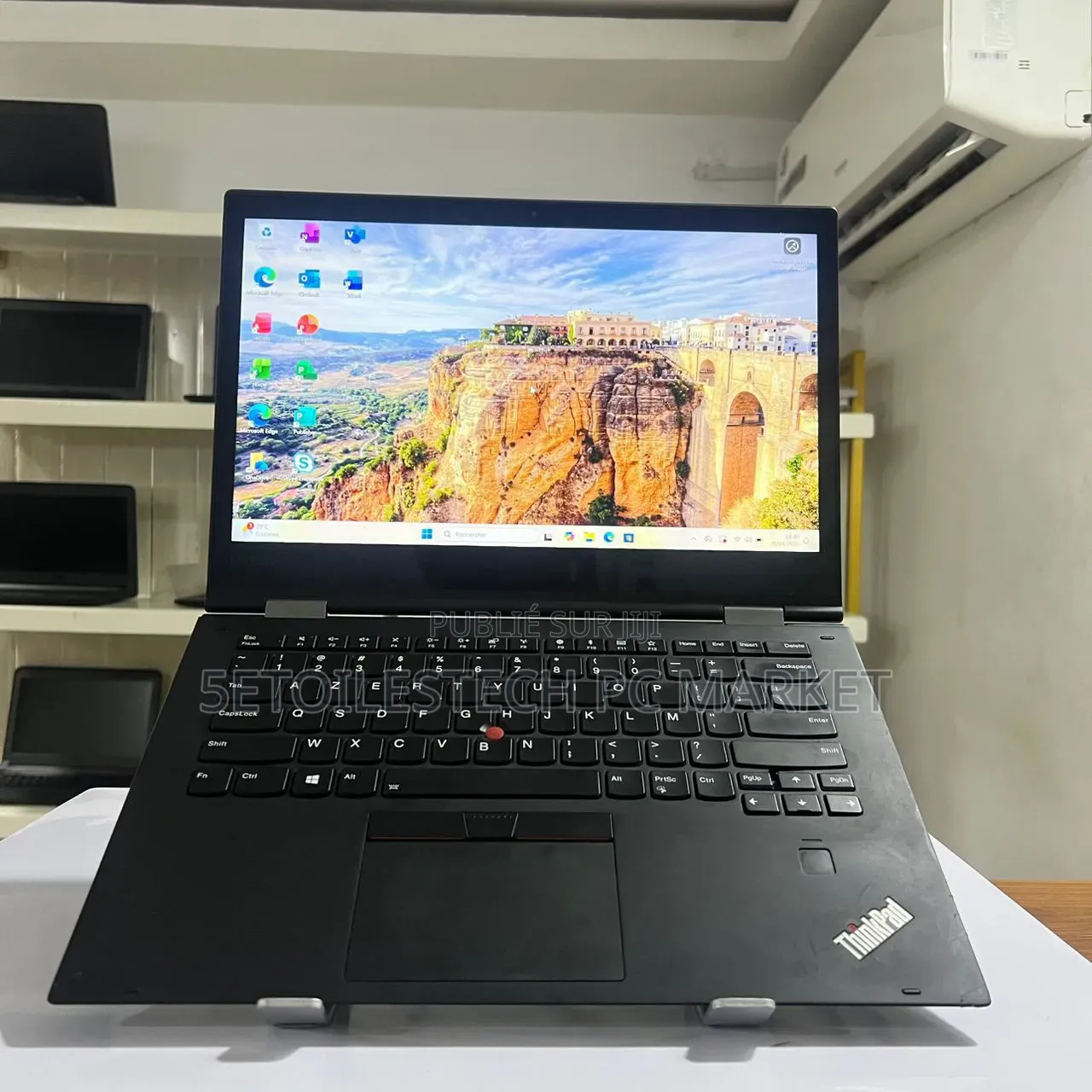 Nouveau Lenovo ThinkPad X1 Yoga 8GB Intel Core i5 SSD 256GB