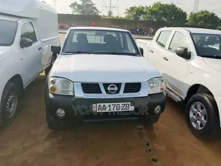 Nissan Hardbody 2011 Blanc