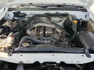 Nissan Hardbody 2011 Blanc