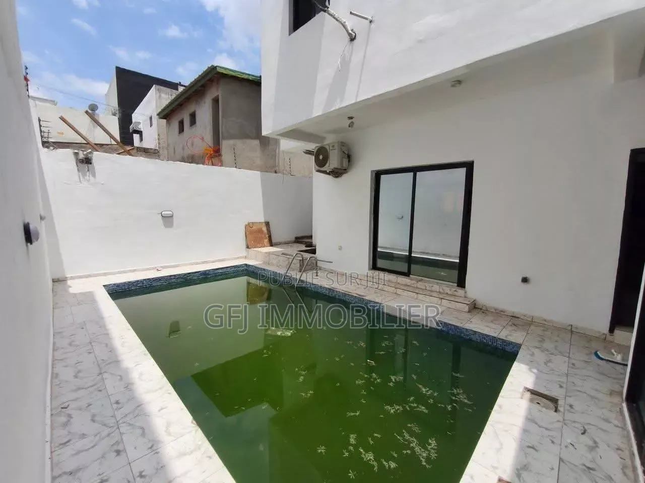 3chbre Duplex dans Francis Gweh, Cocody à Louer