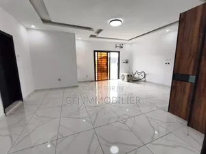 3chbre Duplex dans Francis Gweh, Cocody à Louer