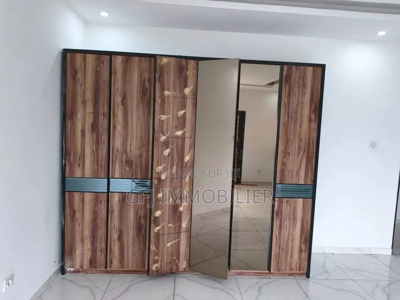 3chbre Duplex dans Francis Gweh, Cocody à Louer