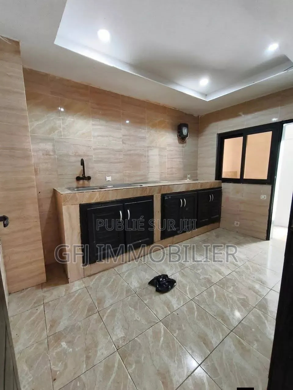 3chbre Duplex dans Francis Gweh, Cocody à Louer