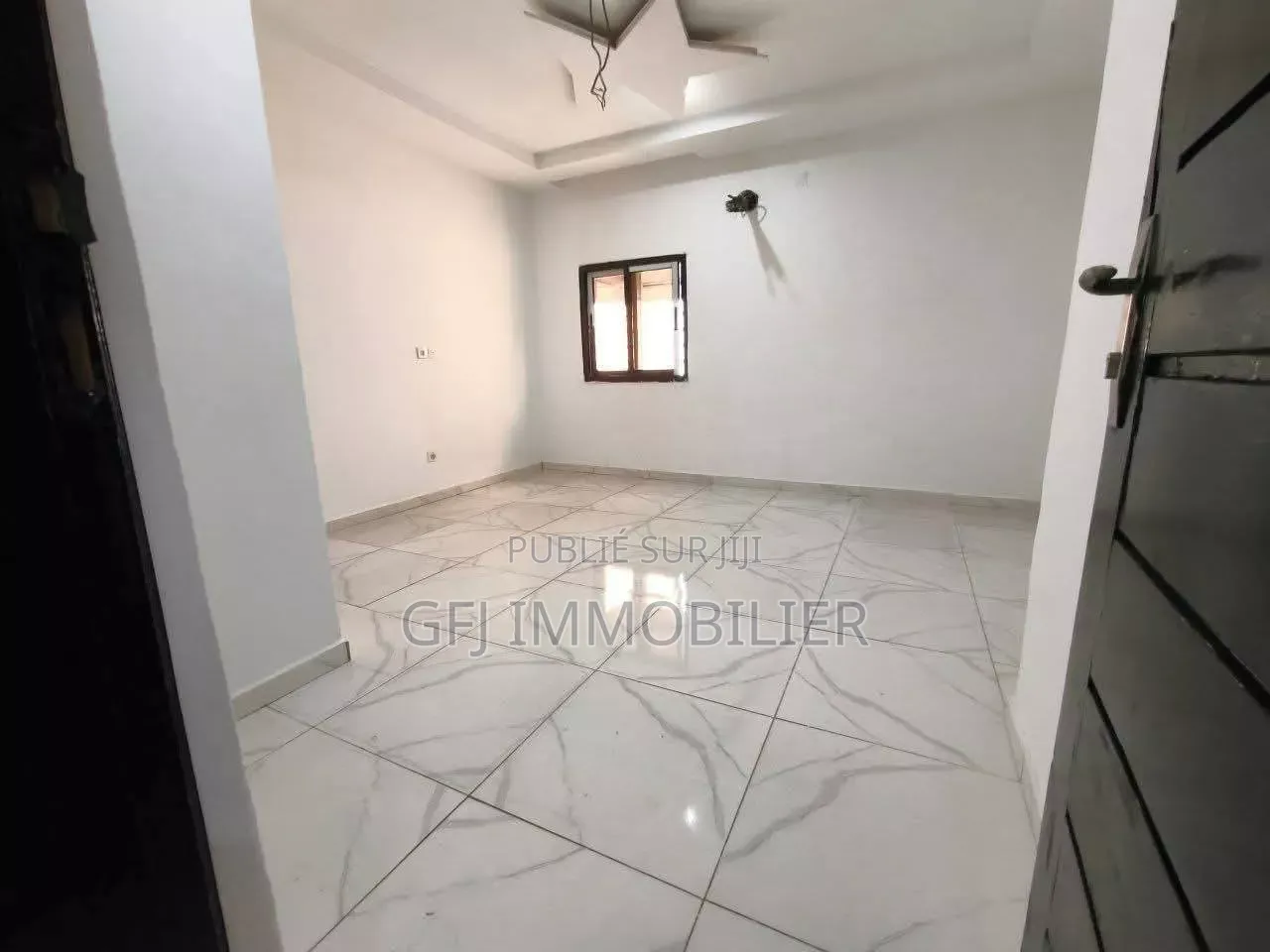 3chbre Duplex dans Francis Gweh, Cocody à Louer