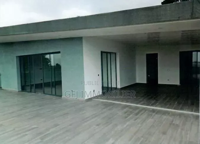 3chbre Appartement dans Francis Gweh, Cocody à Louer