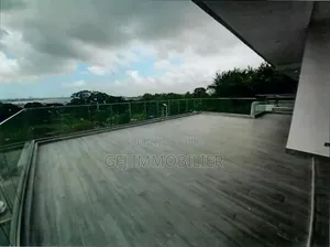 3chbre Appartement dans Francis Gweh, Cocody à Louer