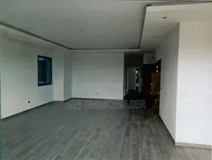 3chbre Appartement dans Francis Gweh, Cocody à Louer