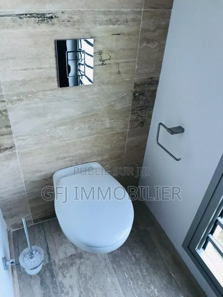 2chbre Appartement dans Francis Gweh, Cocody à Louer