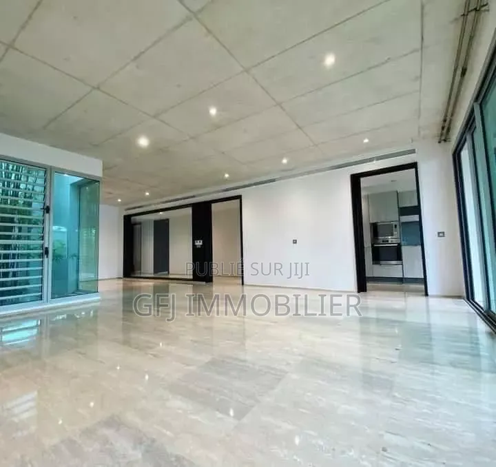 2chbre Appartement dans Francis Gweh, Cocody à Louer
