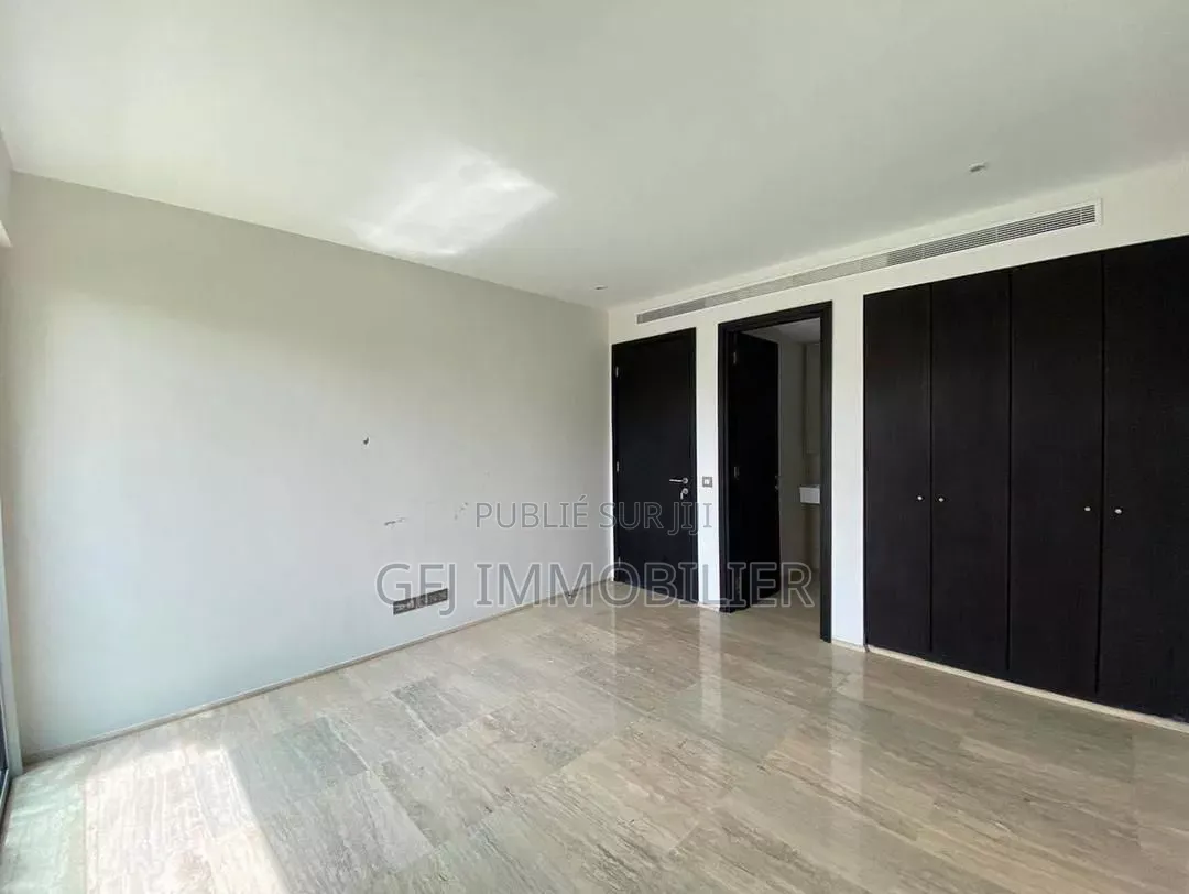 2chbre Appartement dans Francis Gweh, Cocody à Louer