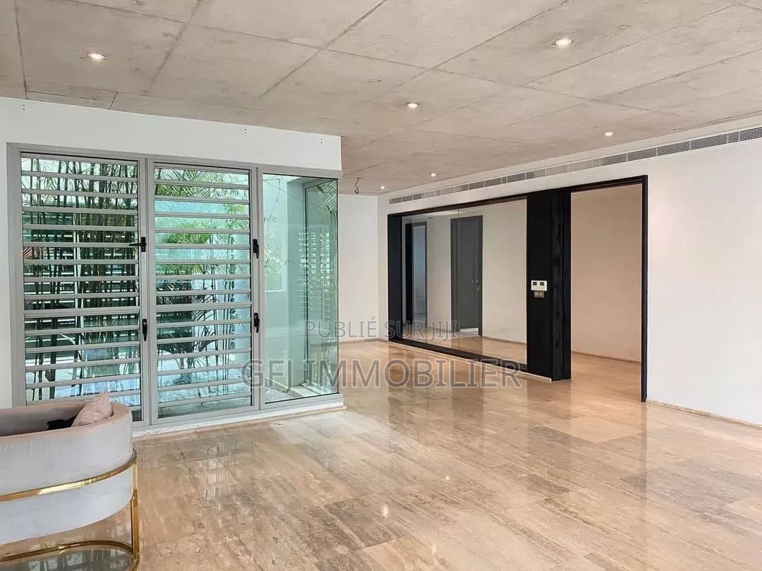 2chbre Appartement dans Francis Gweh, Cocody à Louer