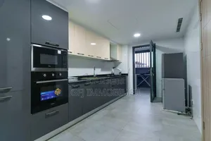 3chbre Appartement dans Francis Gweh, Cocody à Louer