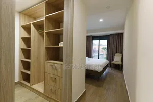 3chbre Appartement dans Francis Gweh, Cocody à Louer