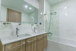 3chbre Appartement dans Francis Gweh, Cocody à Louer