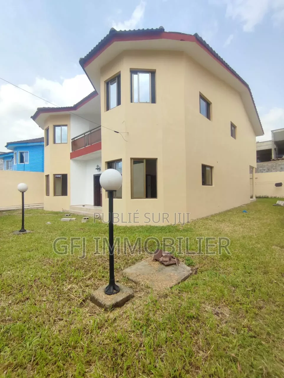 5chbre Duplex dans Francis Gweh, Cocody à Vendre