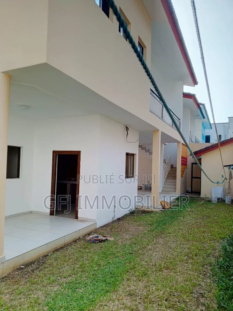 5chbre Duplex dans Francis Gweh, Cocody à Vendre