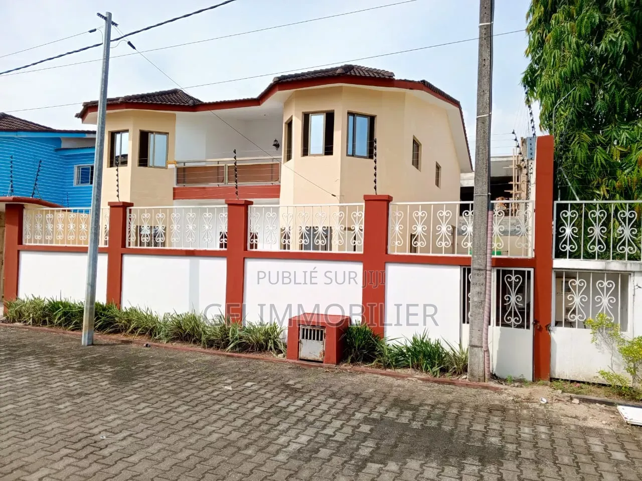 5chbre Duplex dans Francis Gweh, Cocody à Vendre