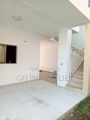 5chbre Duplex dans Francis Gweh, Cocody à Vendre