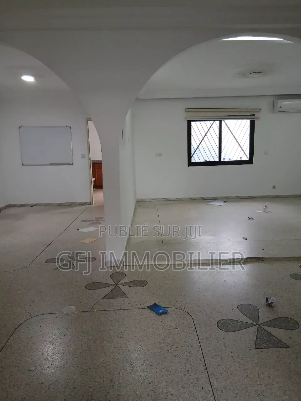 3chbre Villa dans Francis Gweh, Cocody à Louer