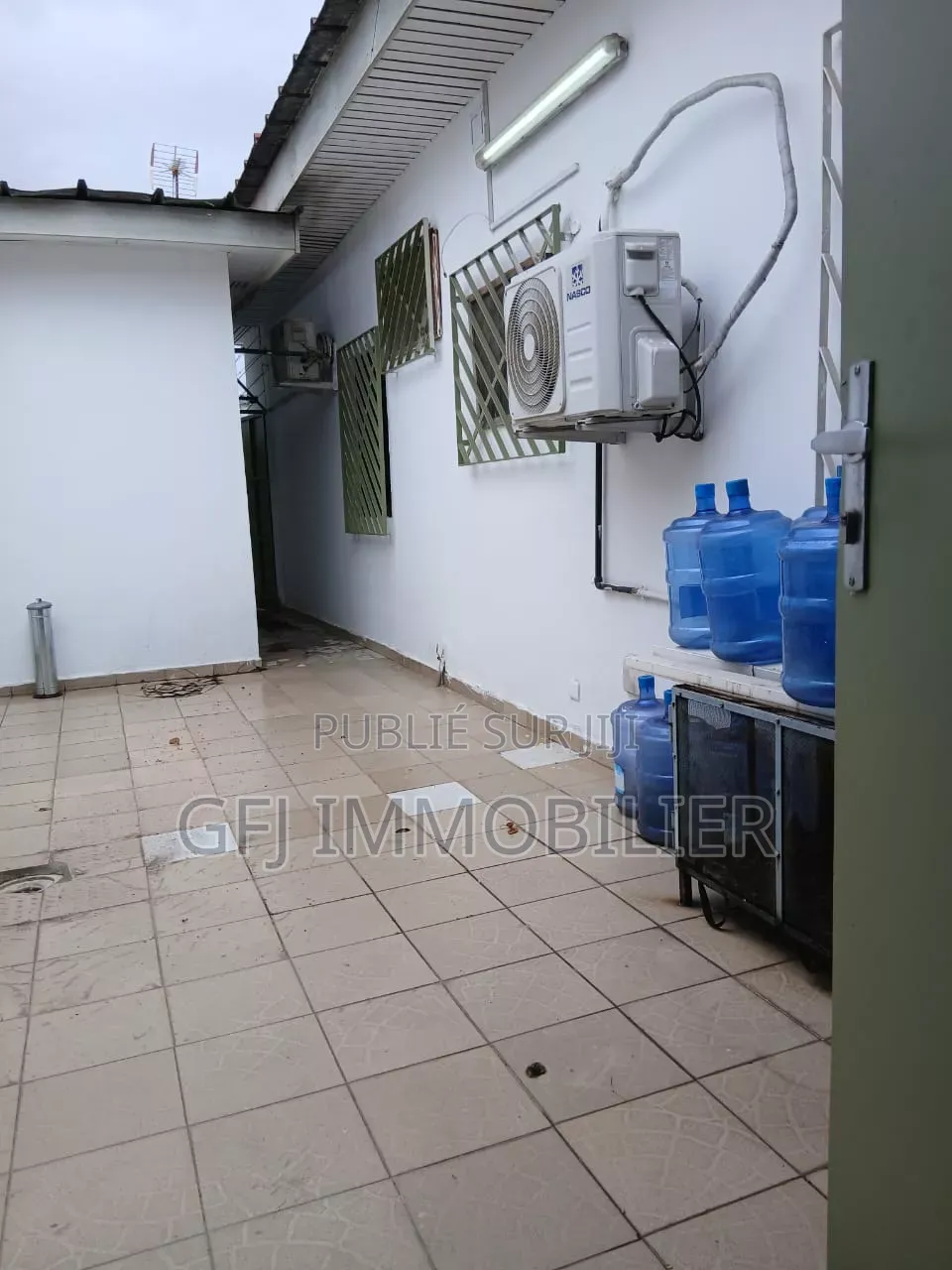 3chbre Villa dans Francis Gweh, Cocody à Louer