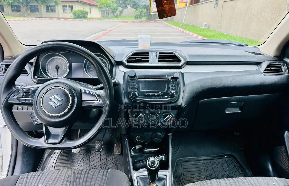 Suzuki Dzire 2024 Blanc