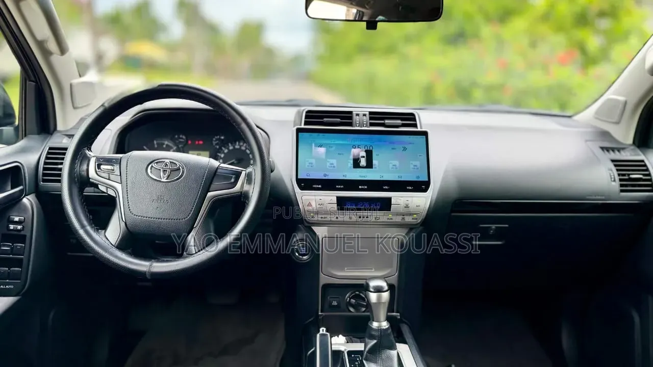 Toyota Land Cruiser Prado 2022 Gris